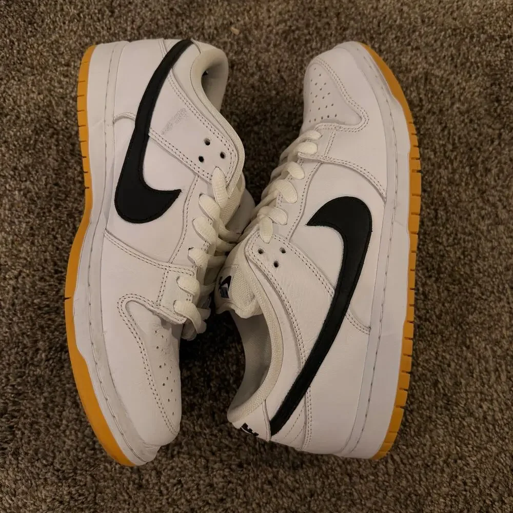 NIKE Men's SB Dunk Low White and Gum Light Brown Shoes Size 11